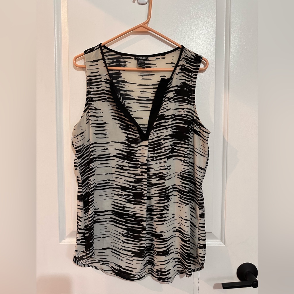 Stoosh Brand Womens Sleeveless Blouse Black And White Lines Size Large